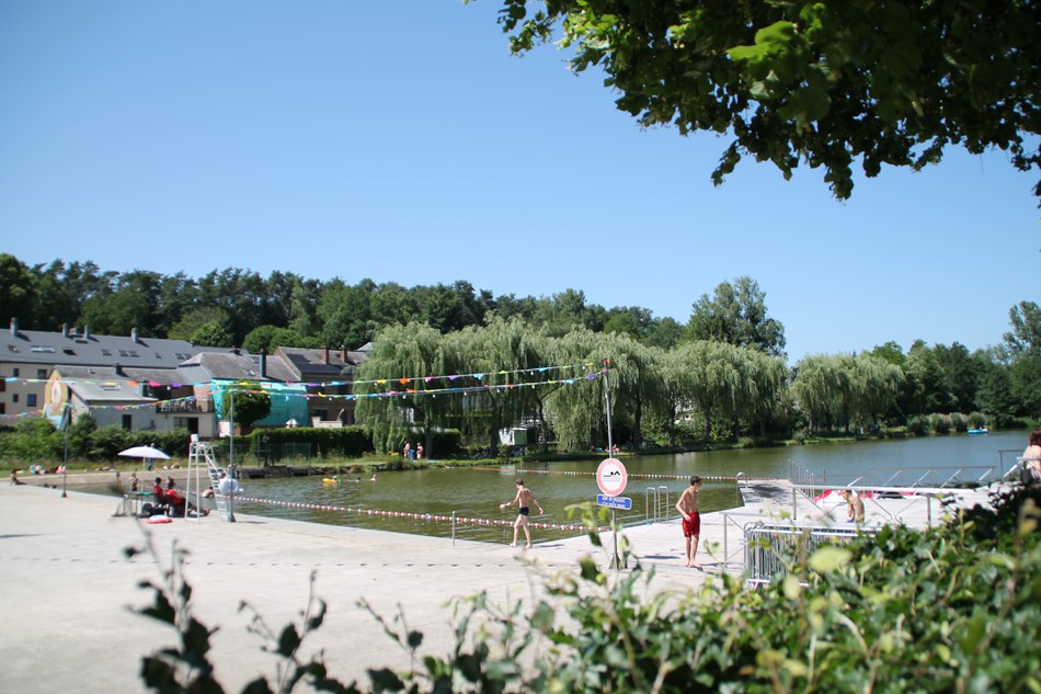 Vue du côté droit du lac.JPG