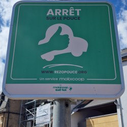 🚗 Un point de rencontre pour covoitureurs est en place au Lac Conchibois ! 🌳